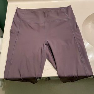 Fabletics Capri-length leggings